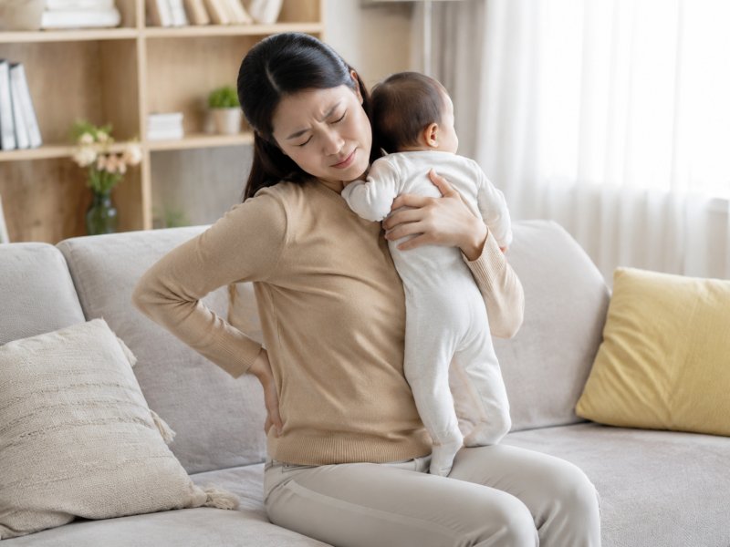 抱孩子后腰腿痛怎么缓解?有没有什么家庭推拿方法