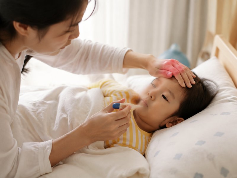婴幼儿得了肺炎,治疗方法和学龄儿童是否一样?