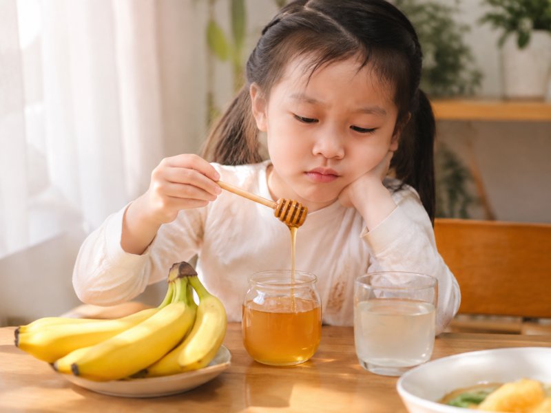 小儿便秘吃香蕉喝蜂蜜水有用吗?为什么有些孩子越吃越堵