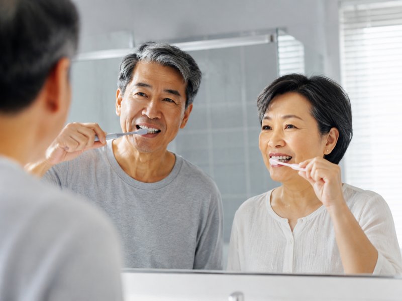 为什么牙周病总爱找上中老年人平时该注意什么