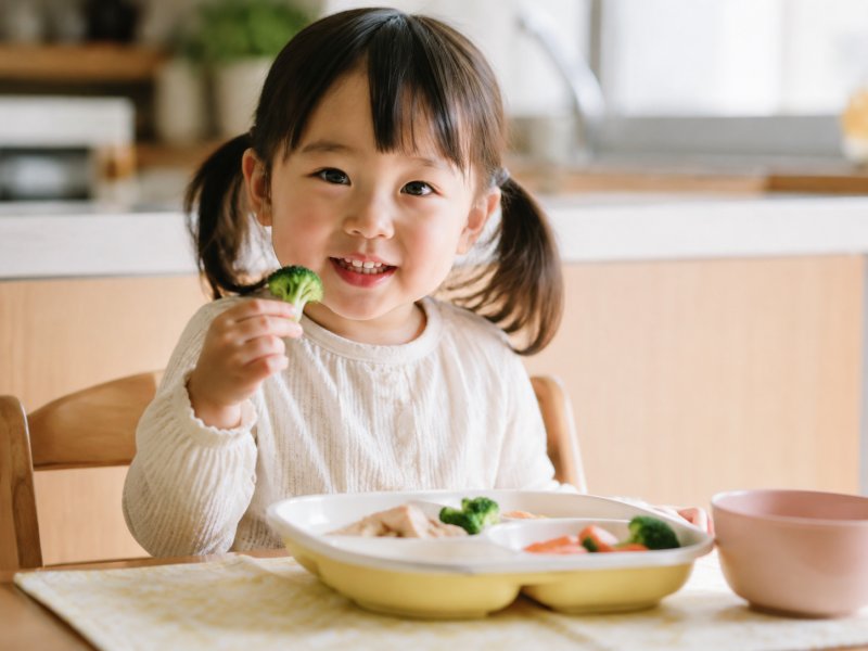 宝宝便秘刚好,能不能马上吃肉蛋奶?饮食恢复要分几步走?