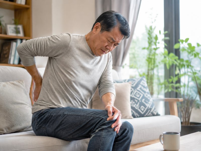 膝盖弹响但没有痛感是否正常？什么时候需要去医院做检查