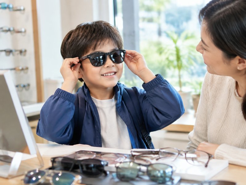 儿童太阳镜要不要买偏光的？日常上学和户外运动怎么选