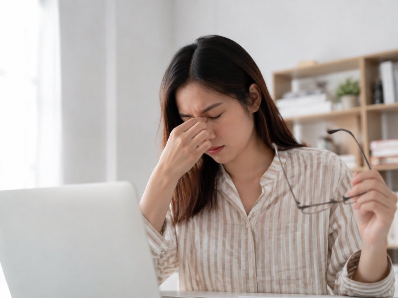乙肝患者眼睛不舒服该咋办？吃保肝药能不能顺便改善眼部症状？
