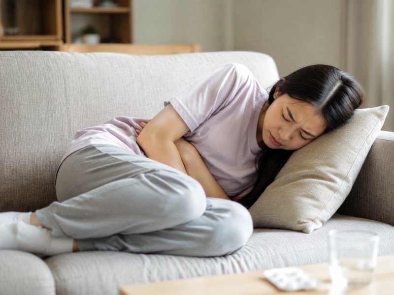 青春期女孩痛经是正常现象吗？家长要不要带孩子去检查？