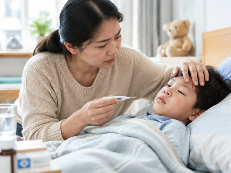 孩子反复发烧会不会是白血病?不典型症状家长该如何识别?
