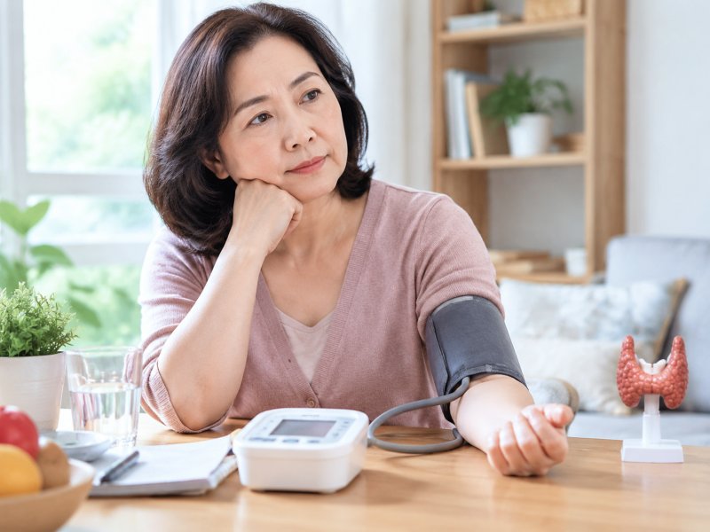 更年期女性血压不稳,要不要同时检查甲状腺功能?
