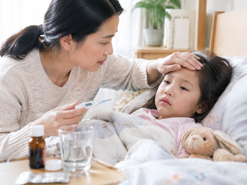 孩子得风疹发烧会不会反复烧到38度以上，退烧药多久能见效
