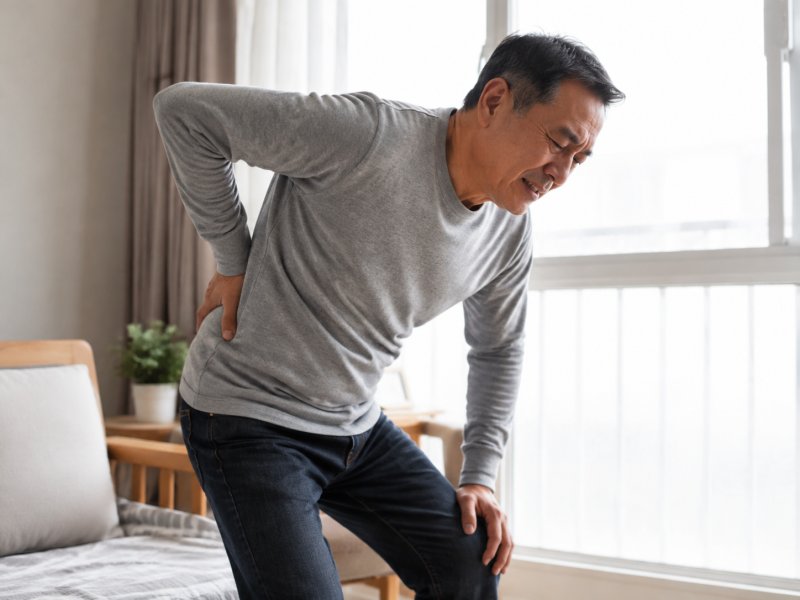 腰肌劳损和腰椎间盘突出怎么区分?什么时候需要去医院拍片子?