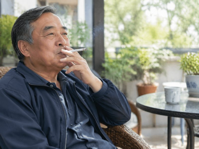为什么有人抽一辈子烟也不得肺癌?这3个原因老烟民要清楚