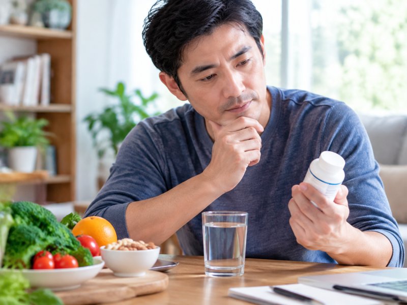 男人过了35岁,备孕时如何判断自己缺不缺维生素?看这几个信号