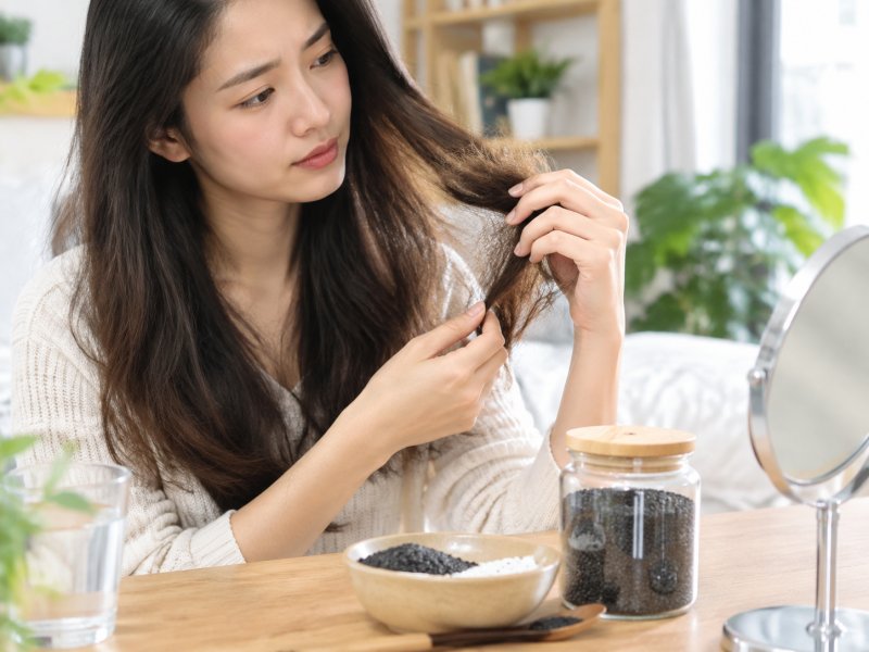 干枯毛躁的头发怎么护理长得快,经常吃黑芝麻管不管用?