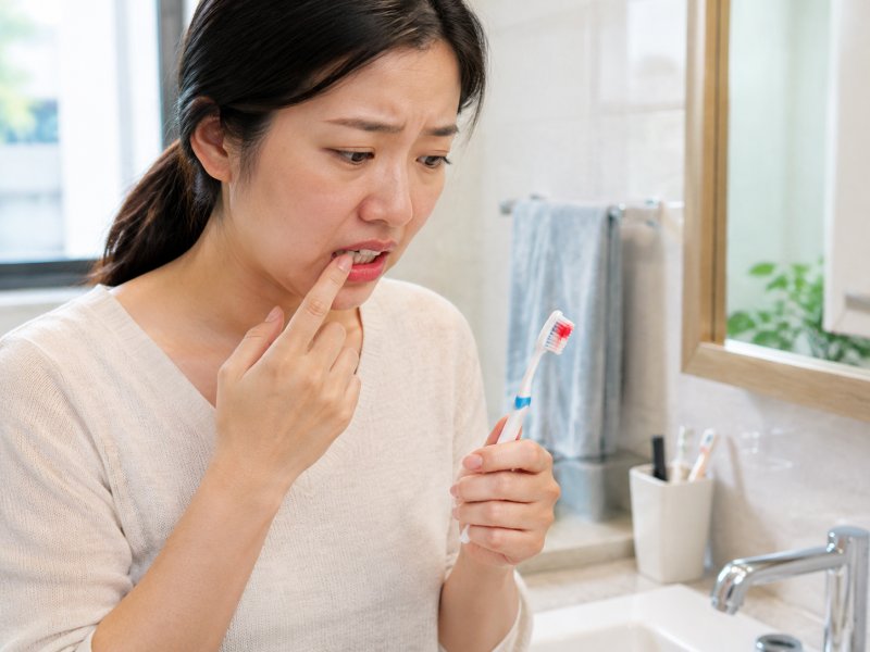 刷牙总出血是不是牙周炎?要不要去医院做个检查?