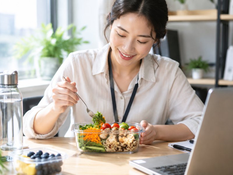 中午只有半小时吃饭，怎么快速搞定一份健康午餐？