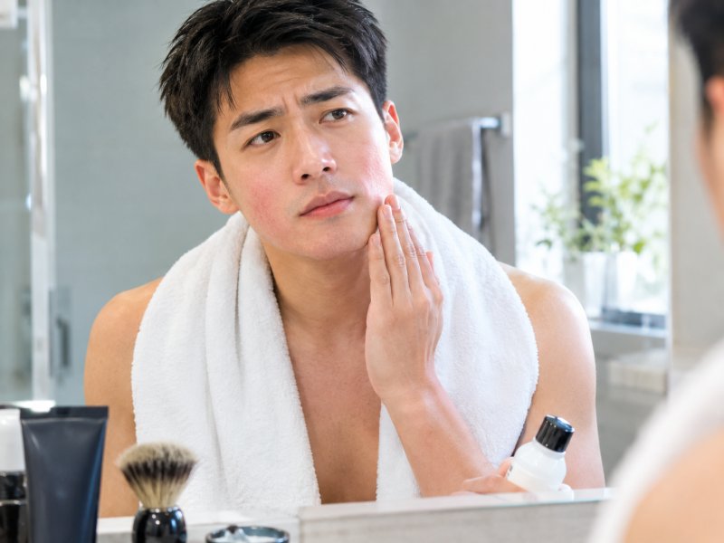 剃须后发红刺痛怎么办?男士须后护理该怎么做